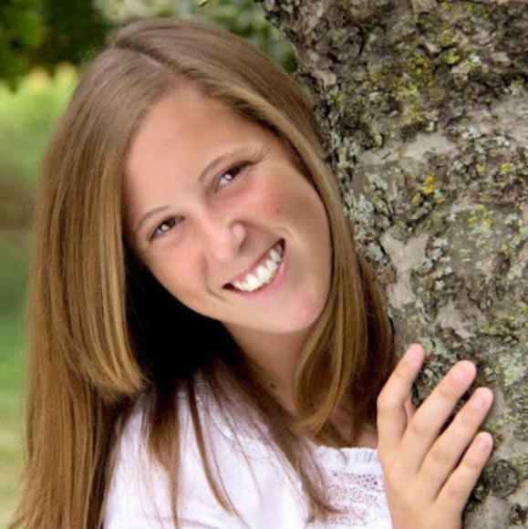 Meet your Posher, Carrie - Picture 1 of 1